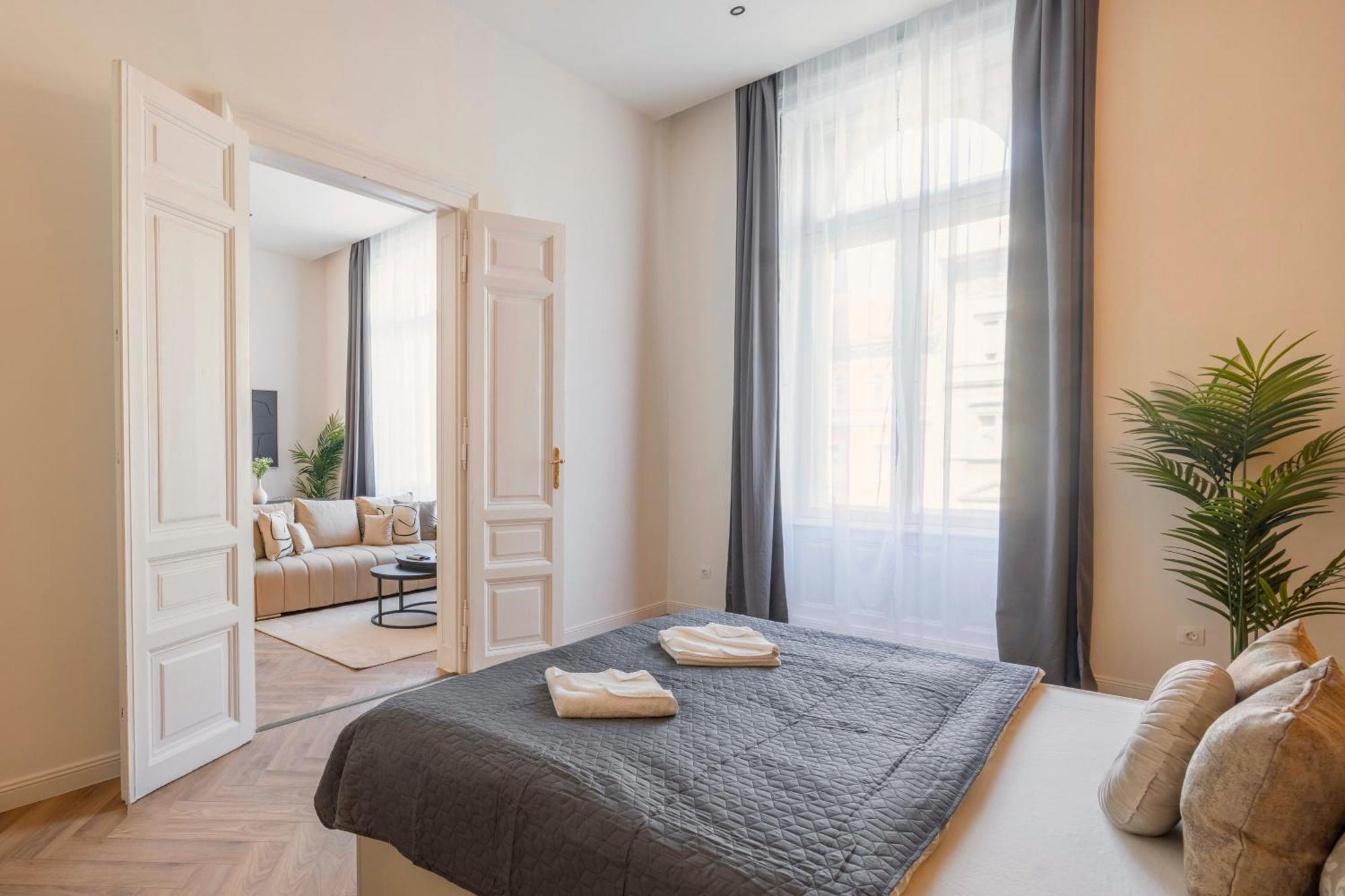 Exclusive Central 3Bedrm Stylish Residence By Prestige Homes بودابست المظهر الخارجي الصورة